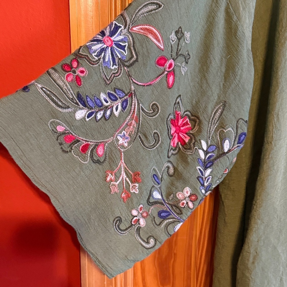 GO WITH GRACE OLIVE FLORAL EMBROIDERED KIMONO - Picture 7 of 11